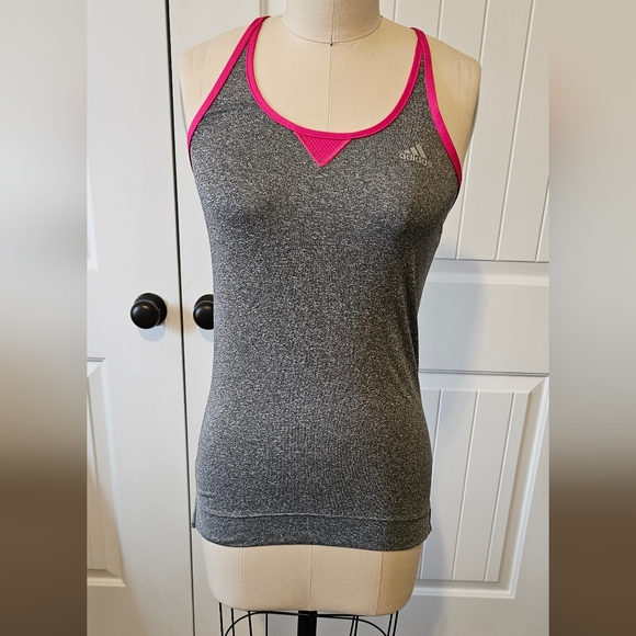 Exercise top - Picture 1 of 4